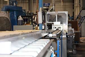 long lineal aluminum extrusion, machining